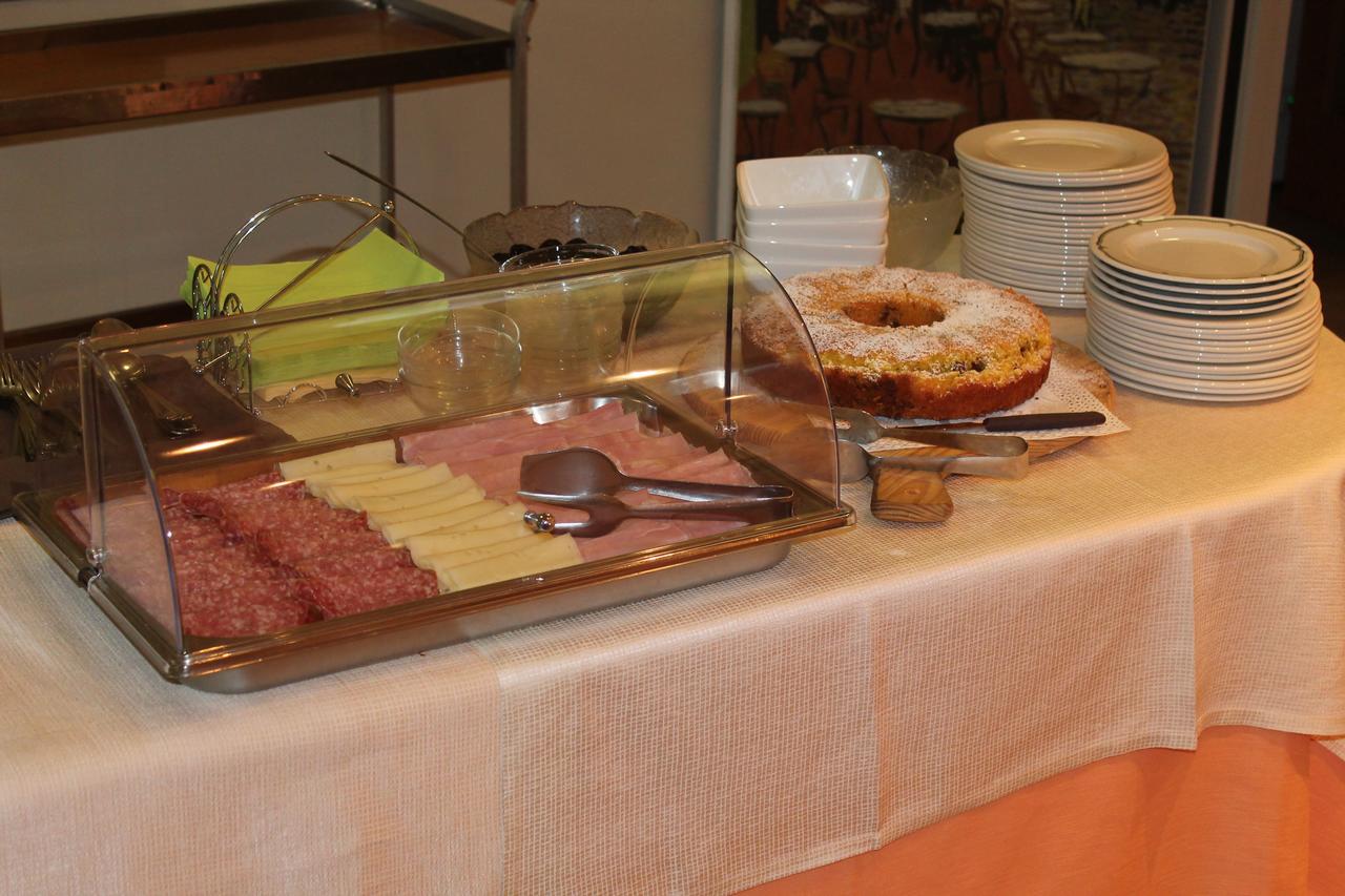 רימיני Hotel Oblio מראה חיצוני תמונה