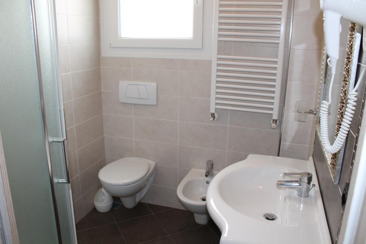 רימיני Hotel Oblio מראה חיצוני תמונה