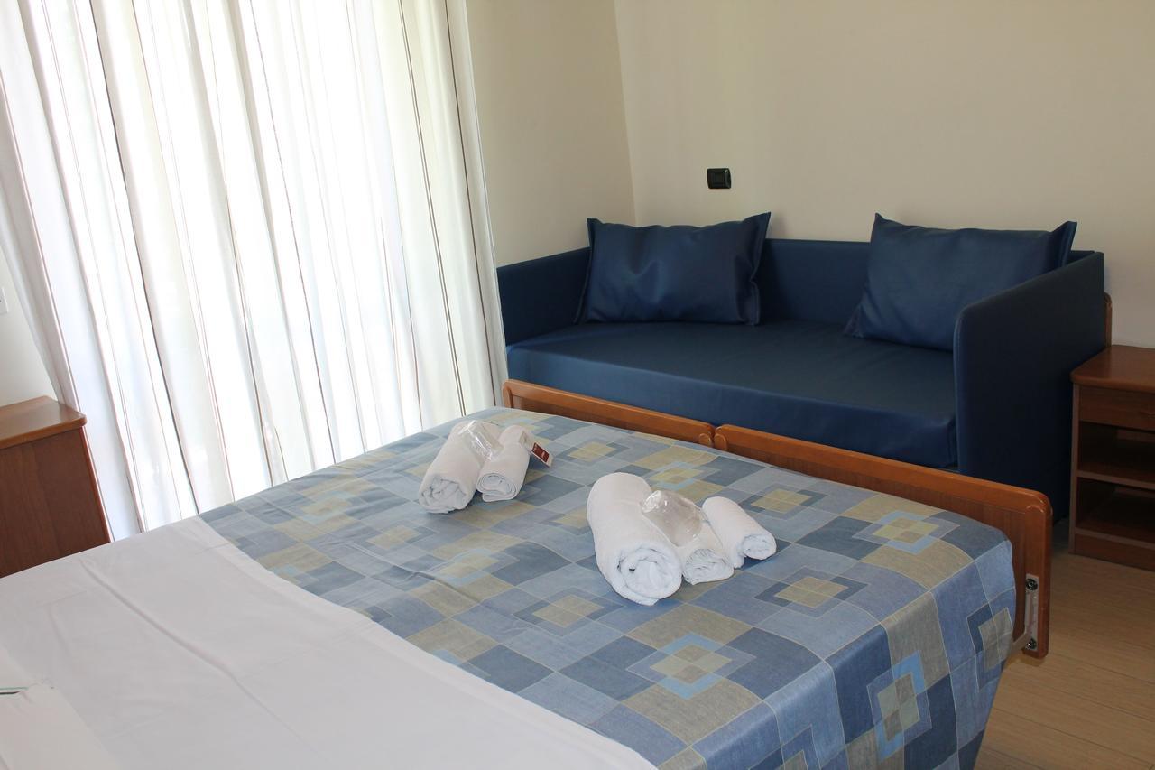 רימיני Hotel Oblio מראה חיצוני תמונה