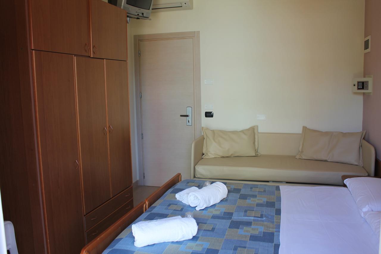 רימיני Hotel Oblio מראה חיצוני תמונה
