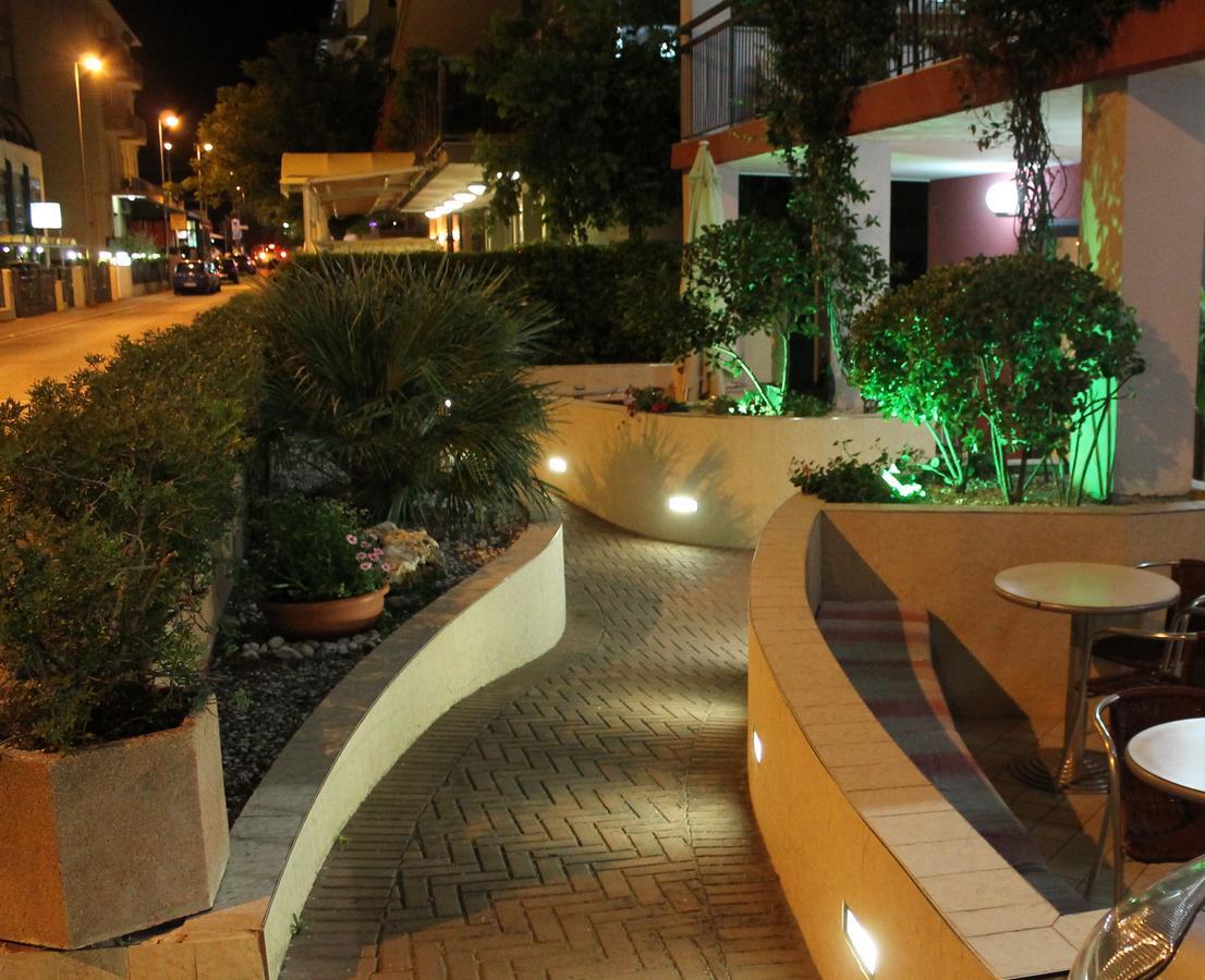 רימיני Hotel Oblio מראה חיצוני תמונה